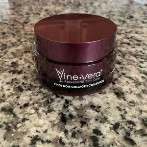 Vine Vera Resveratrol Pinot Noir Longevity Cream